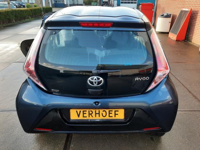 Toyota Aygo 1.0 12V VVT-i Skrotfordon (2017, BLAUW)