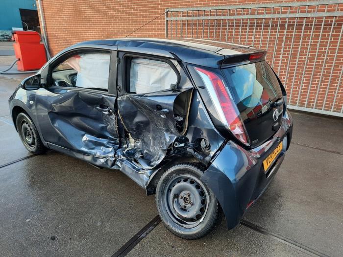 Toyota Aygo 1.0 12V VVT-i Skrotfordon (2017, BLAUW)