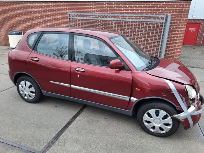 Daihatsu storia 2002