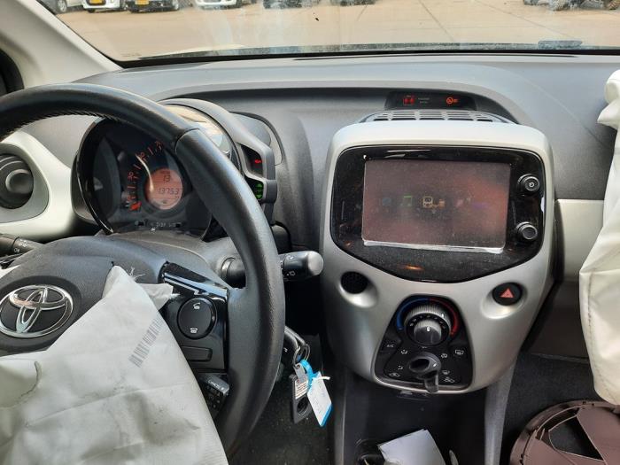 Toyota Aygo 1.0 12V VVT-i Salvage vehicle (2015, Gray)