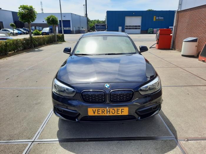 BMW 1 serie 116i 1.5 12V Épave (2015, Noir)