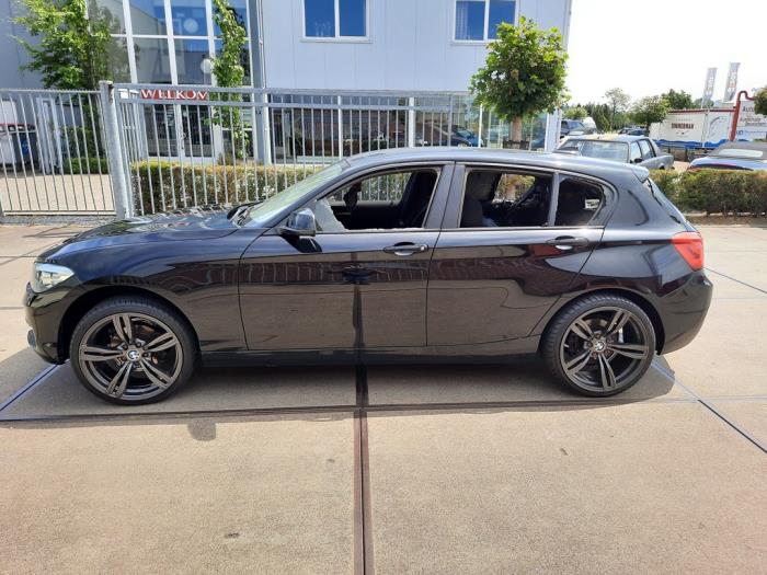 BMW 1 serie 116i 1.5 12V Épave (2015, Noir)