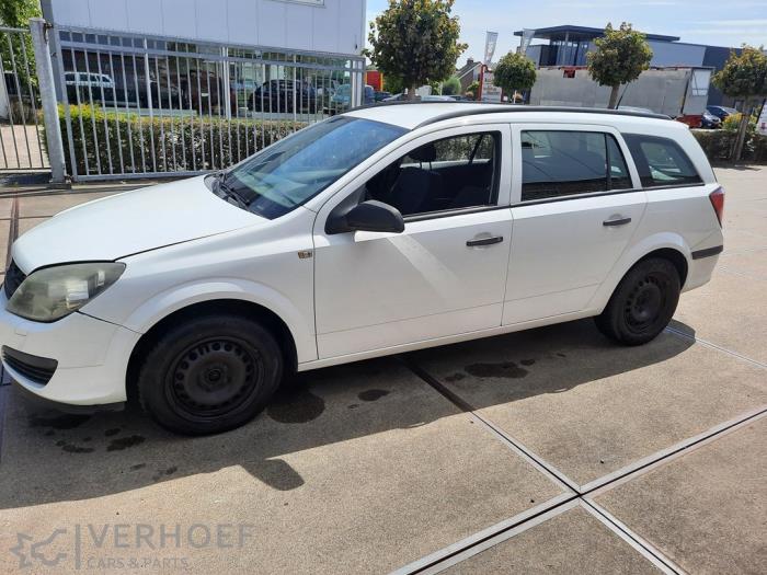 Opel Astra H SW 1.6 16V Twinport Samochód złomowany (2006, Bialy)