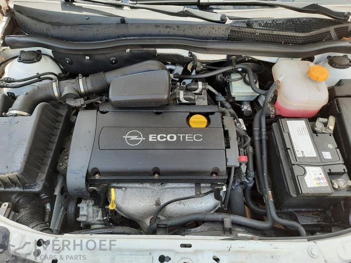 Opel Astra H SW 1.6 16V Twinport Samochód złomowany (2006, Bialy)