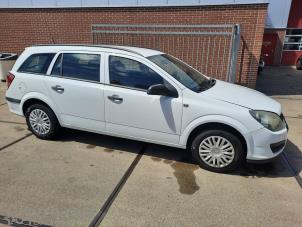 Opel Astra H SW 1.6 16V Twinport Samochód złomowany (2006, Bialy)