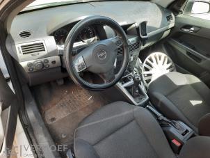 Opel Astra H SW 1.6 16V Twinport Samochód złomowany (2006, Bialy)
