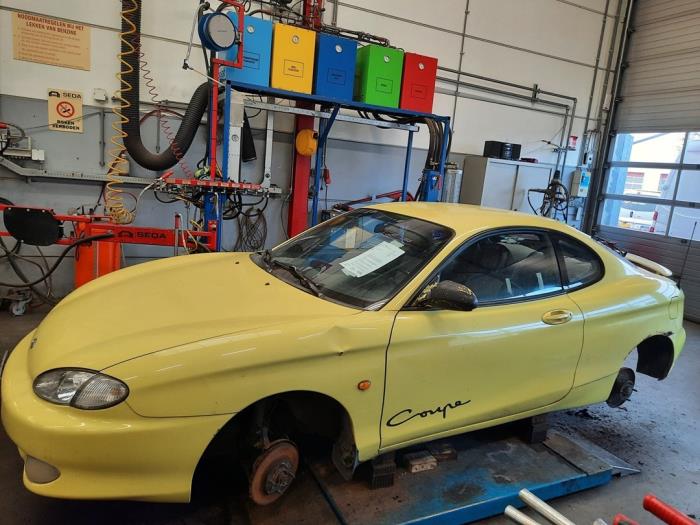Hyundai Coupe 2.0i 16V Salvage vehicle (1996)