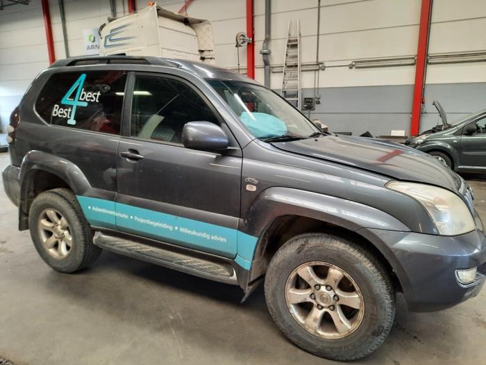 Toyota Land Cruiser 3.0 D4D 16V Salvage vehicle (2008, Gray)