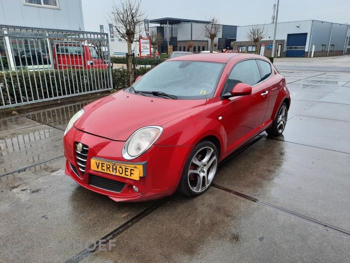 Alfa Romeo MiTo 1.4 Turbo Multi Air 16V Salvage vehicle (2011, Red)