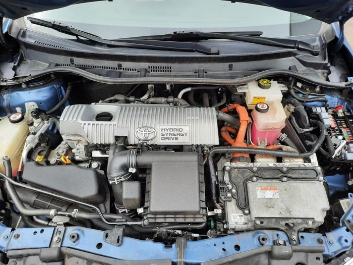 Toyota Auris Touring Sports 1.8 16V Hybrid Salvage vehicle (2017, Blue)