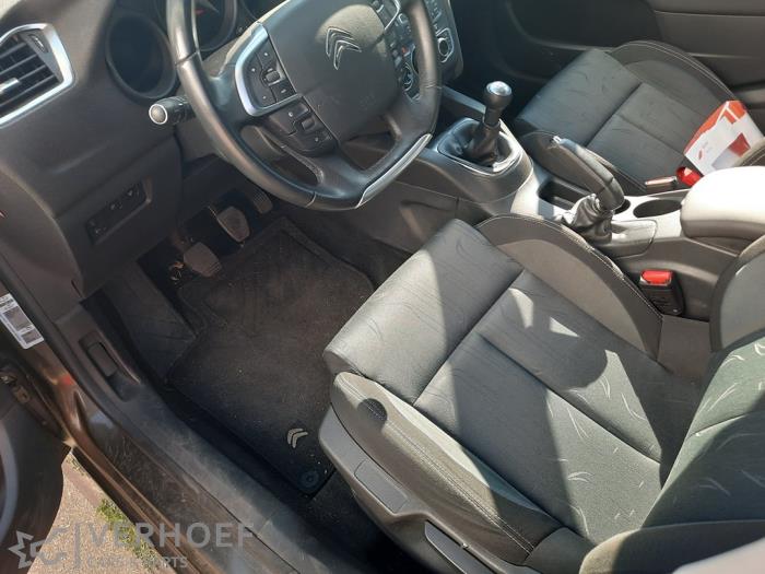 Citroen C4 Berline 1.6 16V VTi Épave (2011, Brun)