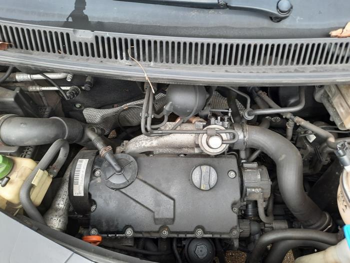 Volkswagen Transporter T5 1.9 TDi Salvage vehicle (2005, Black)