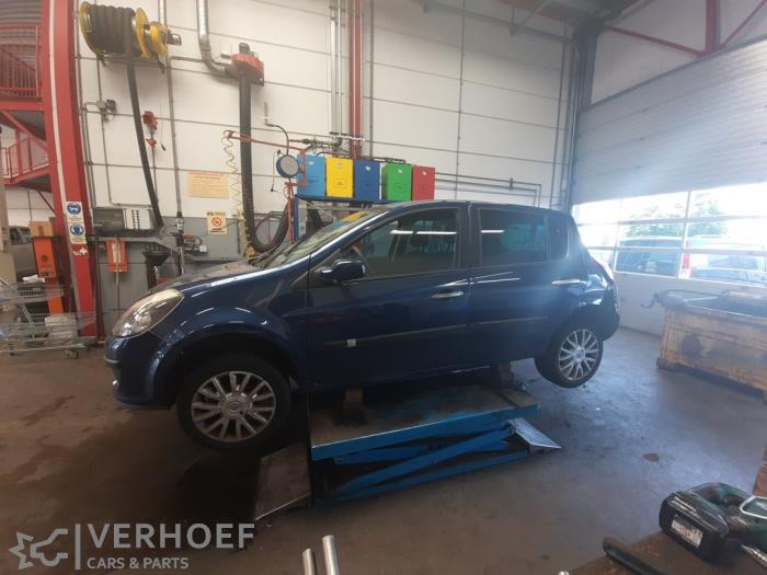 Renault Clio III 1.4 16V Épave (2007, Bleu)