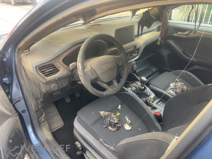 Ford Focus 4 1.0 Ti-VCT EcoBoost 12V 100 Épave (2019, Bleu)