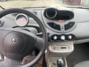 Renault Twingo II 1.2 Épave (2008, Gris)