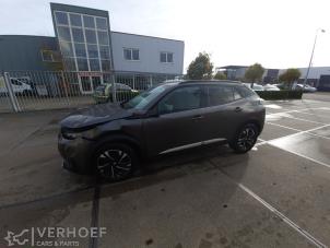 Peugeot 2008 1.2 VTi 12V PureTech 130 Épave (2021, Gris)