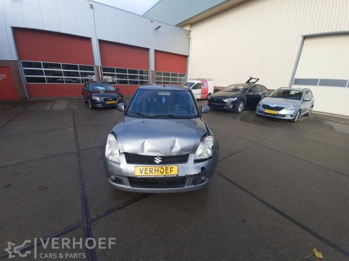 Suzuki Swift 1.3 DDis 16V Épave (2007, Gris)