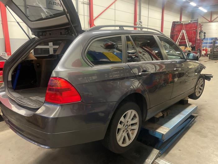BMW 3 serie Touring 318i 16V Salvage vehicle (2006, Gray)