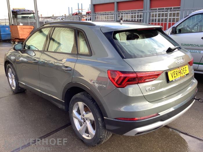 Audi Q3 1.5 35 TFSI 16V Samochód złomowany (2019, Szary)