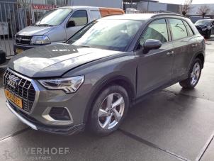 Audi Q3 1.5 35 TFSI 16V Samochód złomowany (2019, Szary)