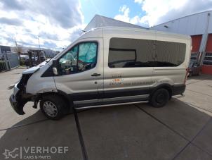 Ford Transit Custom 2.0 TDCi 16V Eco Blue 130 Épave (2020, Gris)
