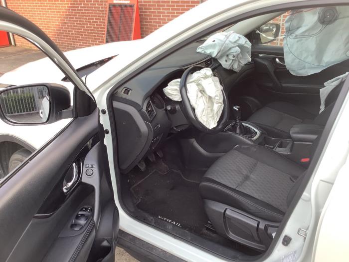 Nissan X-Trail 1.6 DIG-T 16V Skrotfordon (2018, WIT)