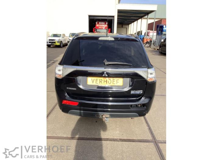 Mitsubishi Outlander 2.0 16V PHEV 4x4 Épave (2013, Noir)