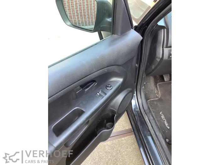 Kia Venga 1.4 CVVT 16V Épave (2010, Noir)