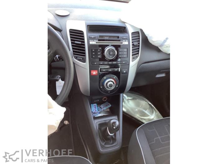 Kia Venga 1.4 CVVT 16V Épave (2010, Noir)