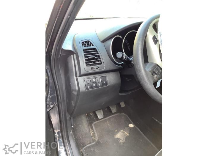 Kia Venga 1.4 CVVT 16V Épave (2010, Noir)
