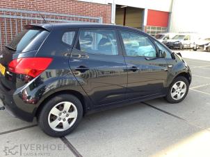 Kia Venga 1.4 CVVT 16V Épave (2010, Noir)