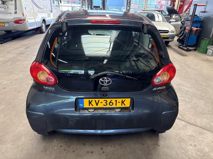 Toyota Aygo 1.0 12V VVT-i Skrotfordon (2005, GRIJS)