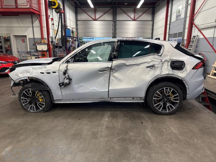 Maserati Grecale 2.0 GT MHEV Q4 16V Épave (2022, Blanc)
