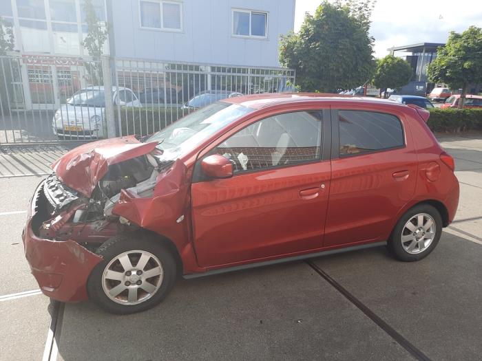 Mitsubishi Space Star 1.0 12V Salvage vehicle (2015, Red)