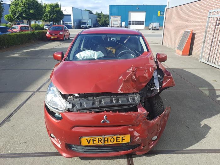Mitsubishi Space Star 1.0 12V Salvage vehicle (2015, Red)