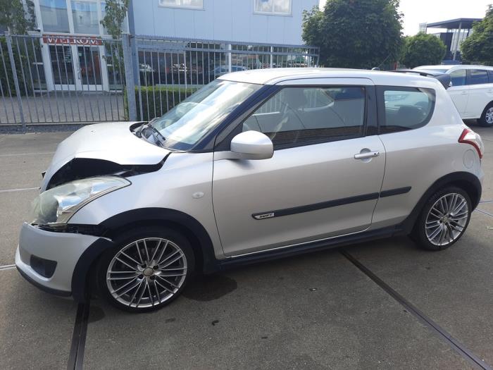Suzuki Swift 1.2 16V Samochód złomowany (2011, Szary)