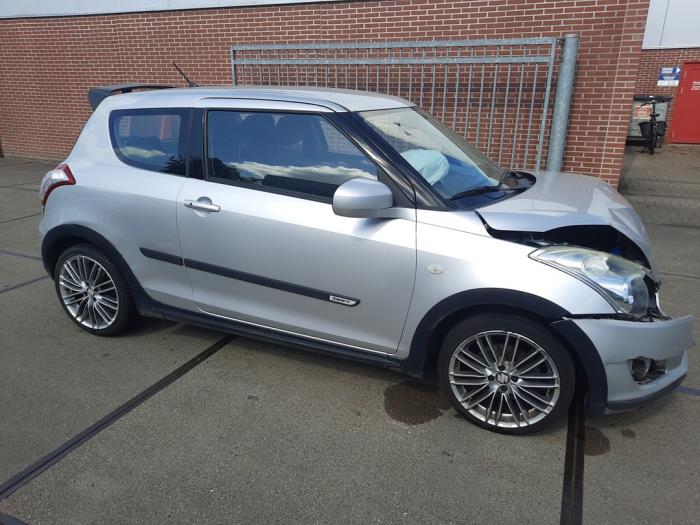 Suzuki Swift 1.2 16V Samochód złomowany (2011, Szary)