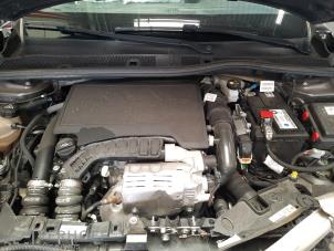 Peugeot 208 II 1.2 Vti 12V PureTech 100 Épave (2022, Gris)