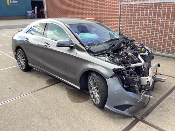 Mercedes CLA 1.6 CLA-180 16V Skrotfordon (2014, GRIJS)