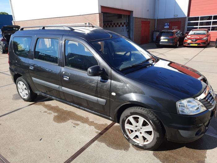 Dacia Logan MCV 1.6 Épave (2010, Noir)