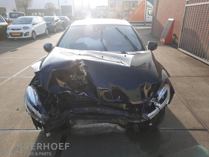 Volvo V40 2.0 D2 16V Épave (2016, Noir)