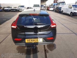 Volvo V40 2.0 D2 16V Épave (2016, Noir)
