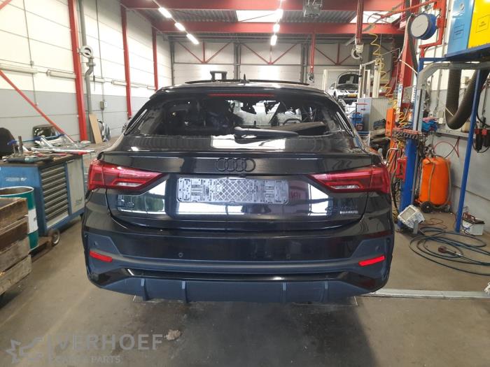 Audi Q3 Sportback 2.0 45 TFSI 16V Quattro Schrottauto (2019, Schwarz)