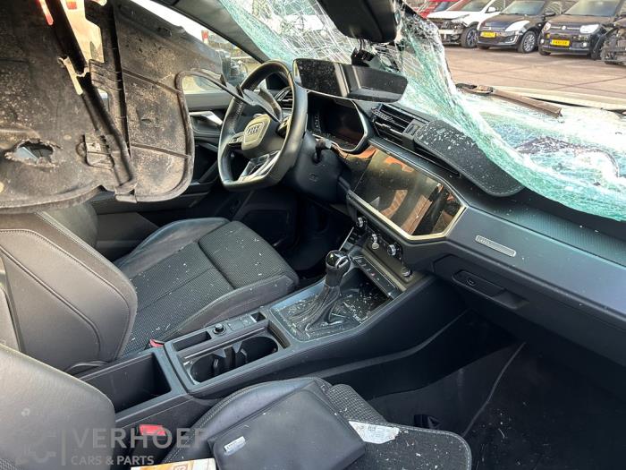 Audi Q3 1.5 35 TFSI 16V Épave (2018, Gris)