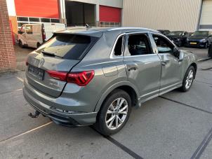 Audi Q3 1.5 35 TFSI 16V Épave (2018, Gris)