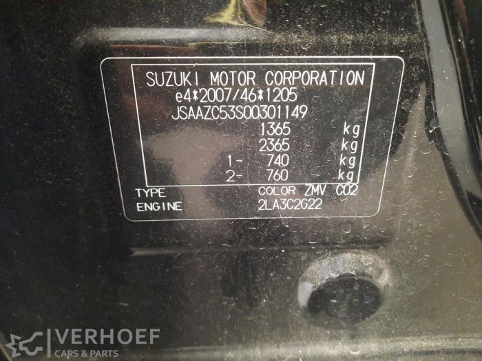 Suzuki Swift 1.2 Dual Jet 16V SHVS Samochód złomowany (2019, Czarny)