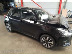 Suzuki Swift 1.2 Dual Jet 16V SHVS Samochód złomowany (2019, Czarny)