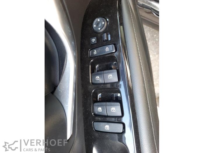 Hyundai Tucson 1.6 T-GDI HEV Épave (2023, Brun)