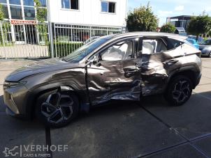 Hyundai Tucson 1.6 T-GDI HEV Épave (2023, Brun)