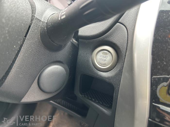 Nissan Note 1.2 DIG-S 98 Samochód złomowany (2015, Czarny)